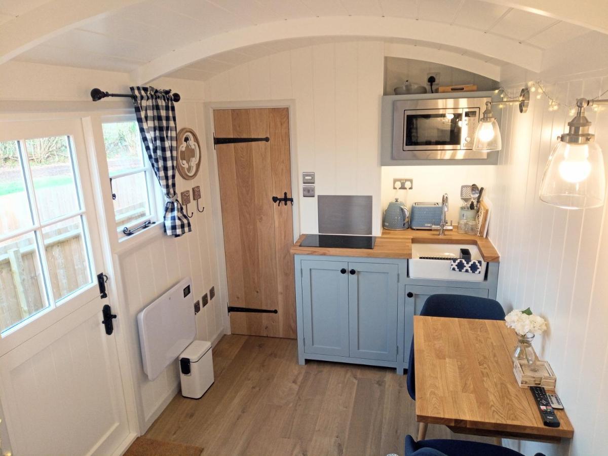 Yew Tree View Luxury Shepherd'S Hut Sturminster Newton Kültér fotó